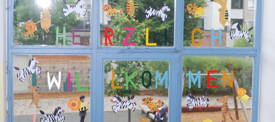 Herzlich Willkommen liebe Erdmännchen, Zebras und Löwen!