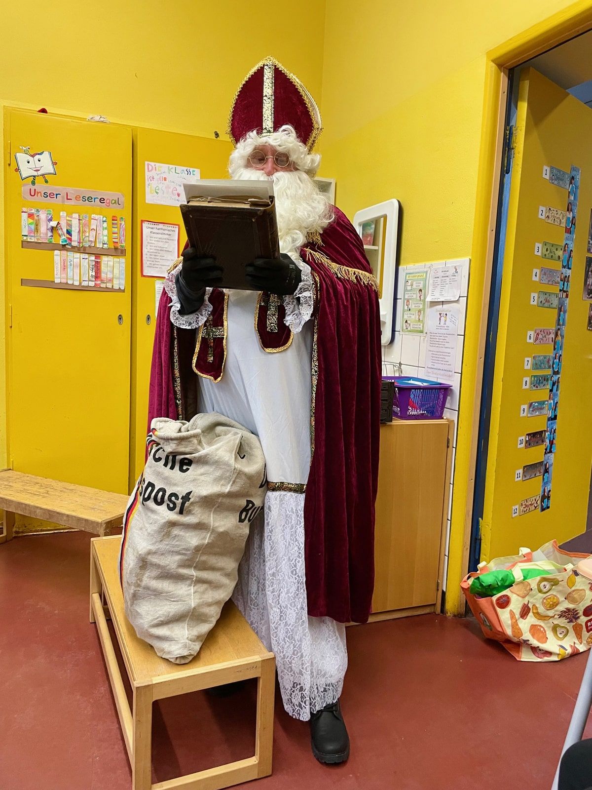 St Nikolaus zu Gast an der GGS - 6