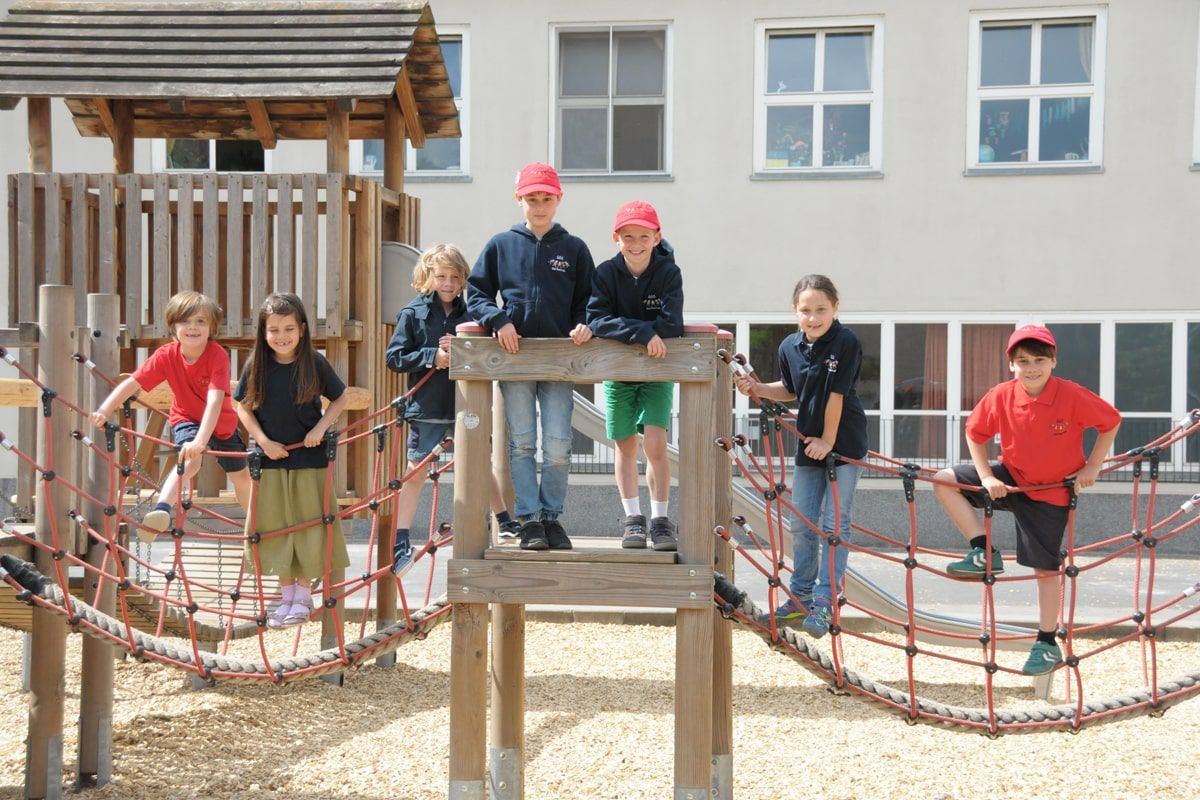 GGS Kollektion auf dem Schulhof