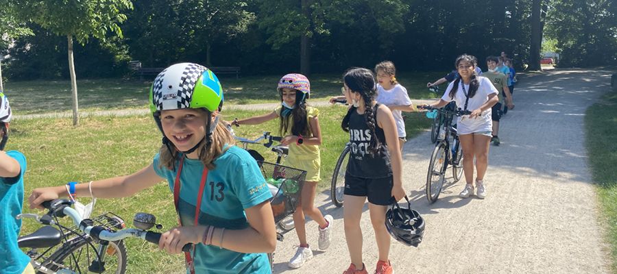 Radfahrtraining bei den Zebras und Erdmännchen