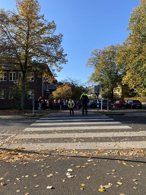 So wird eine Straße sicher überquert - 4