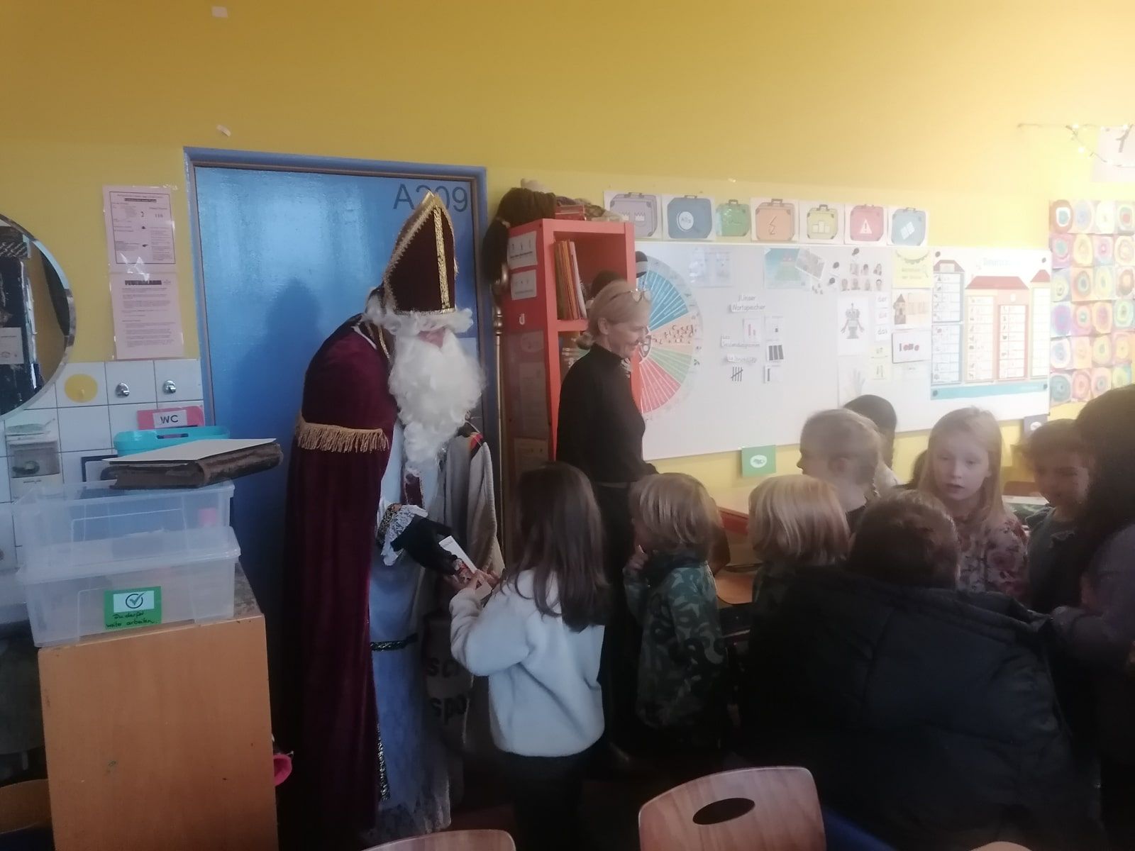 St Nikolaus zu Gast an der GGS - 5