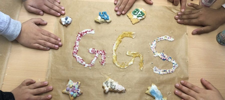 Weihnachtsbäckerei bei den Falken