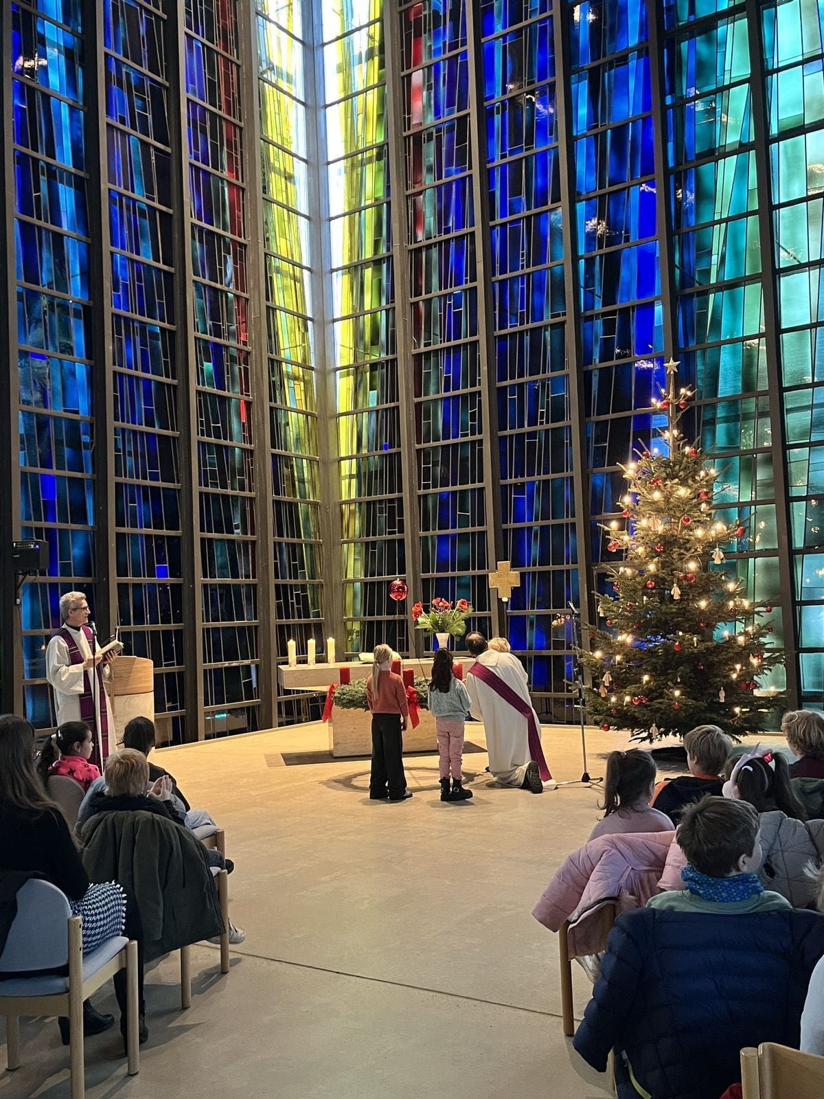 Kinder in der Kirche
