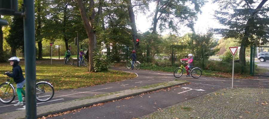 Verkehrstraining in der Verkehrsschule
